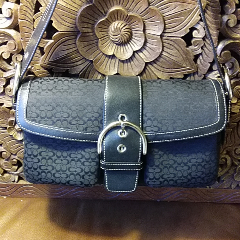 Signature Coach Bag #G05U-1463